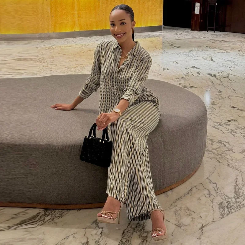 Шикарная черная кожаная повседневная рубашка с длинными рукавами принтом и