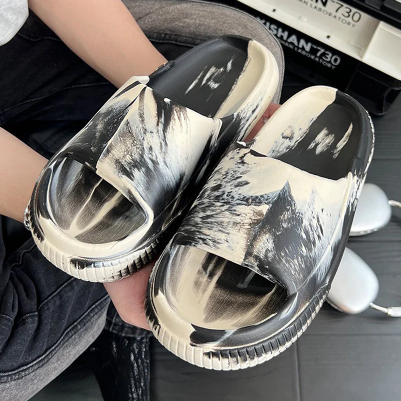 Тапочки женские на толстой подошве уличные шлепанцы платформе разные цвета