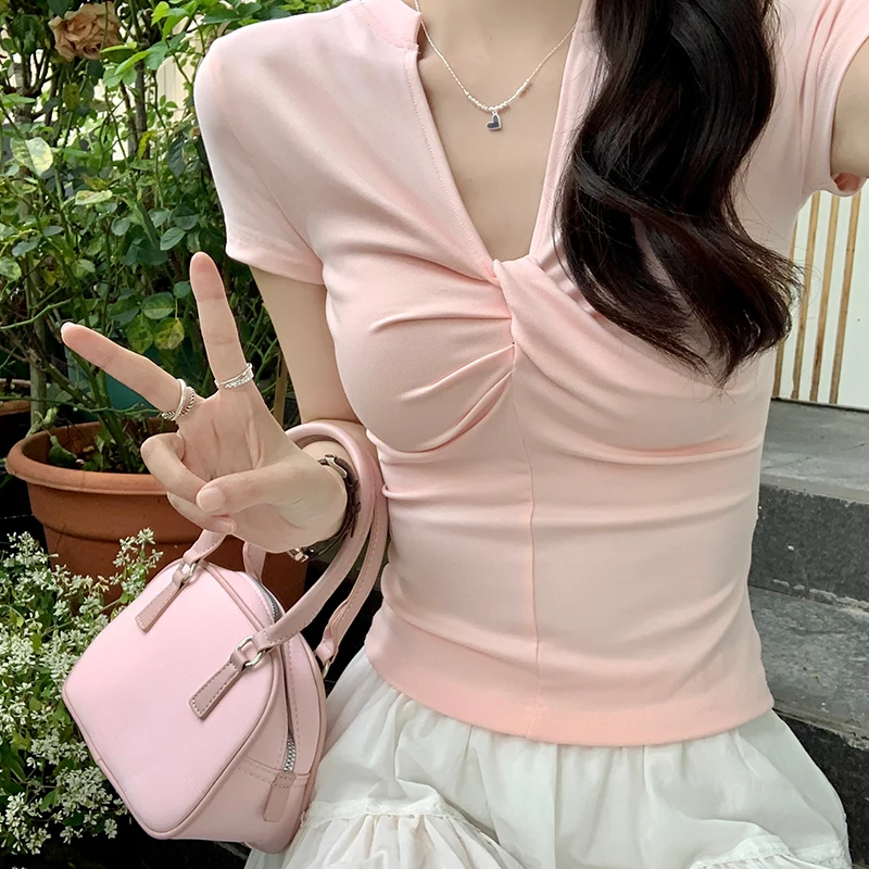 Женская футболка с V-образным вырезом коротким рукавом