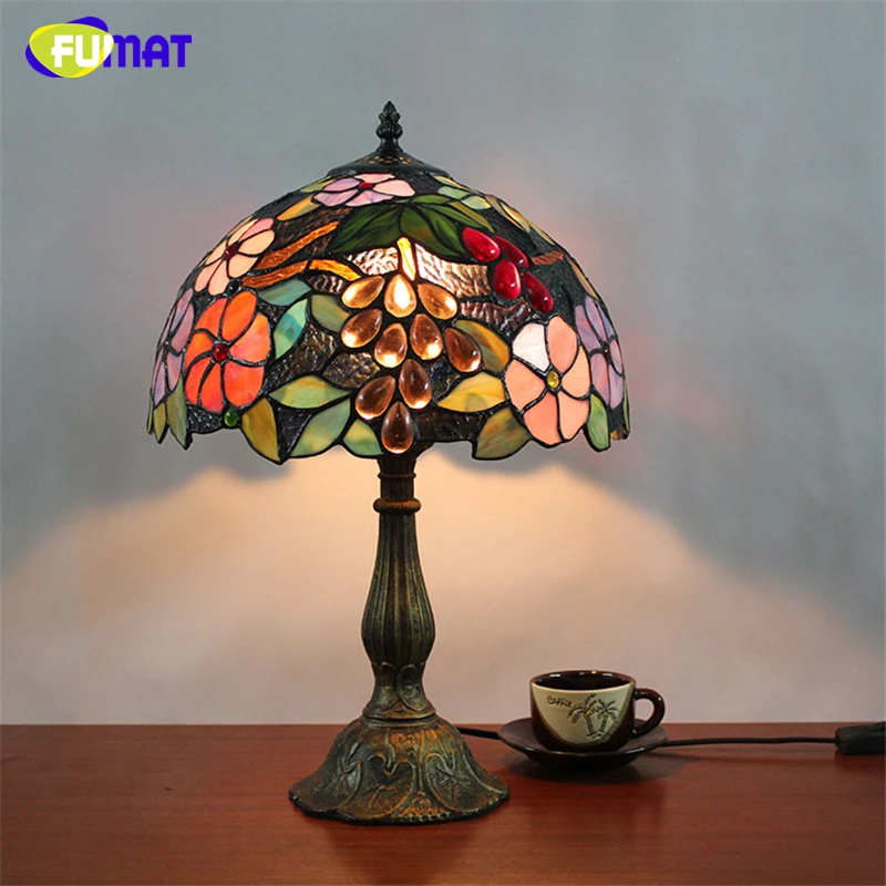 

Настольная лампа Тиффани из витражного стекла, ретро-настольная лампа в виде винограда, декоративный Настольный светильник для кабинета, гостиницы, виллы, прикроватный ночсветильник на Рождество