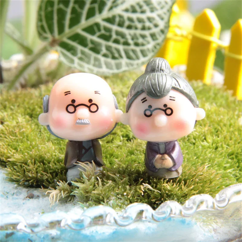 

Миниатюрные статуэтки дедушка и бабушка из смолы 2 шт.