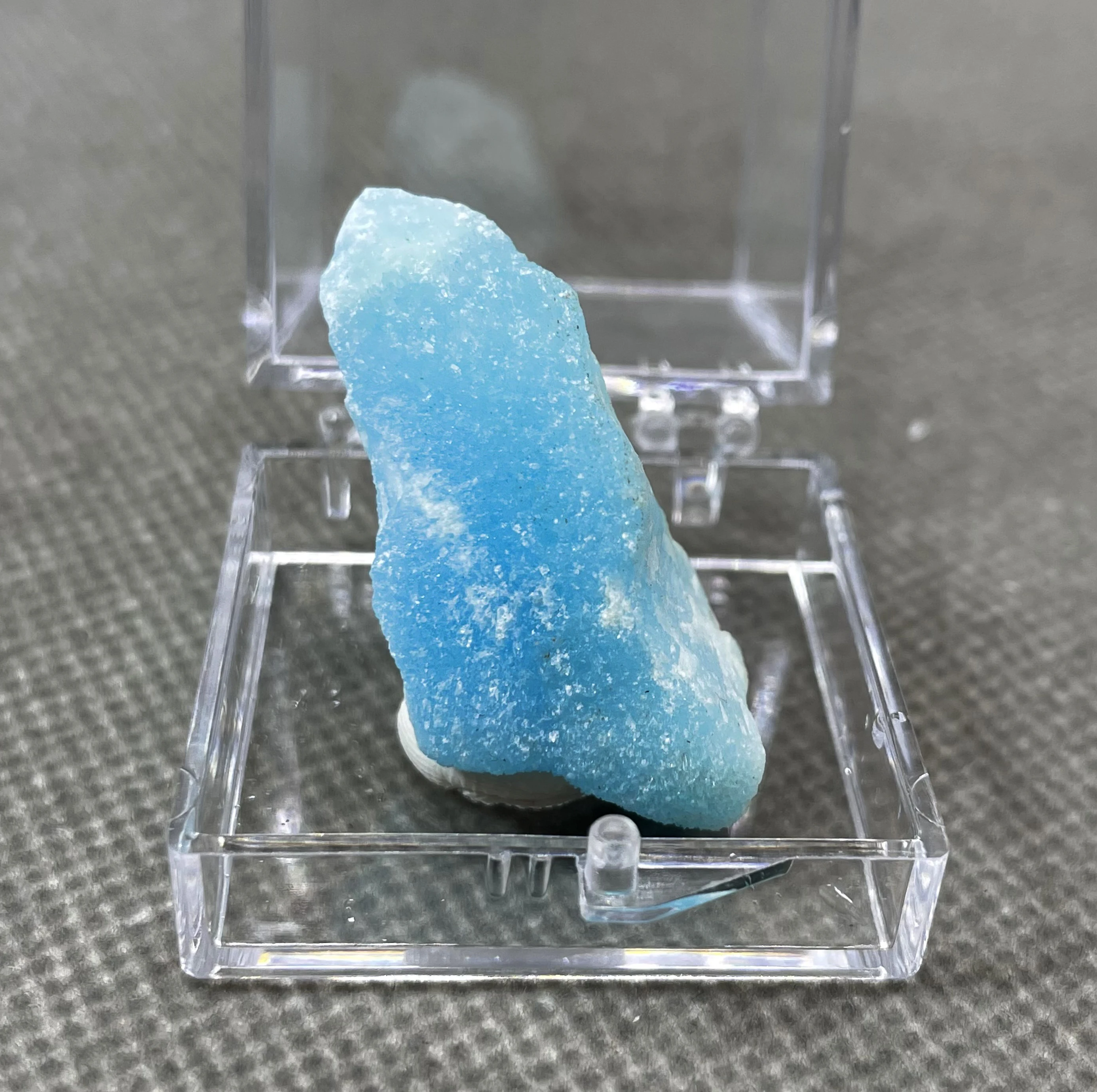 

Новинка! 100% натуральный синий арагонит, минералы, образцы камней и кристаллов, Исцеляющие кристаллы, кварц из Китая (размер коробки 3,4 см)