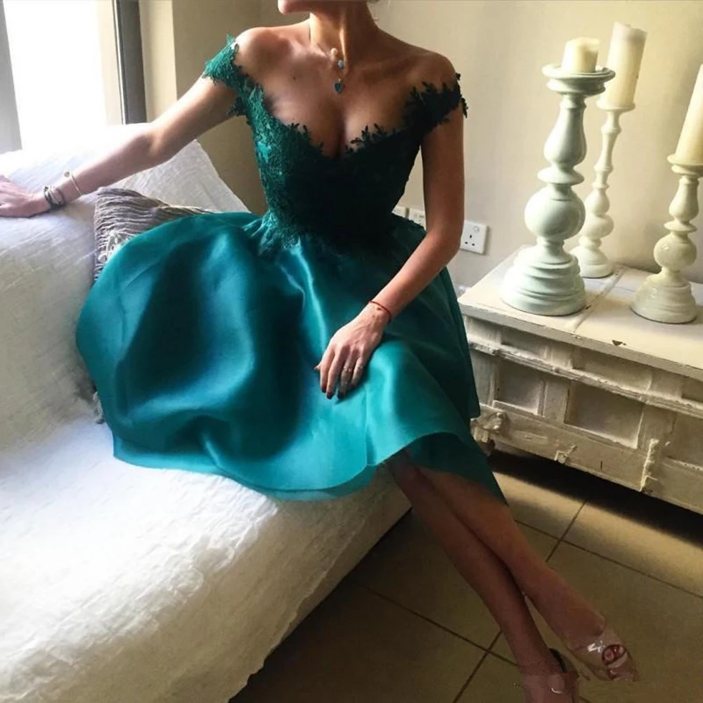 

Gorgeous Teal Blue Homecoming Dresses Short Lace Cocktail Gowns Off Shoulder Straps Back Out Party Dresses V Neckline On Sale