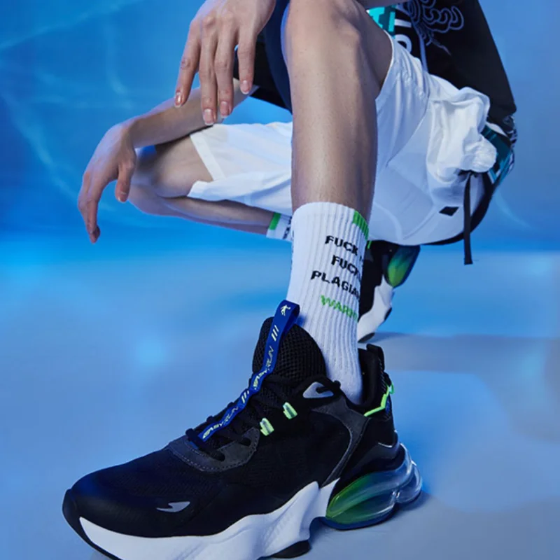 QIAODAN Running Shoes for Men 2023 Spring New Fahion Shock-Absorbant Breathable Anti-slip Lightweight Sneakers XM25200203