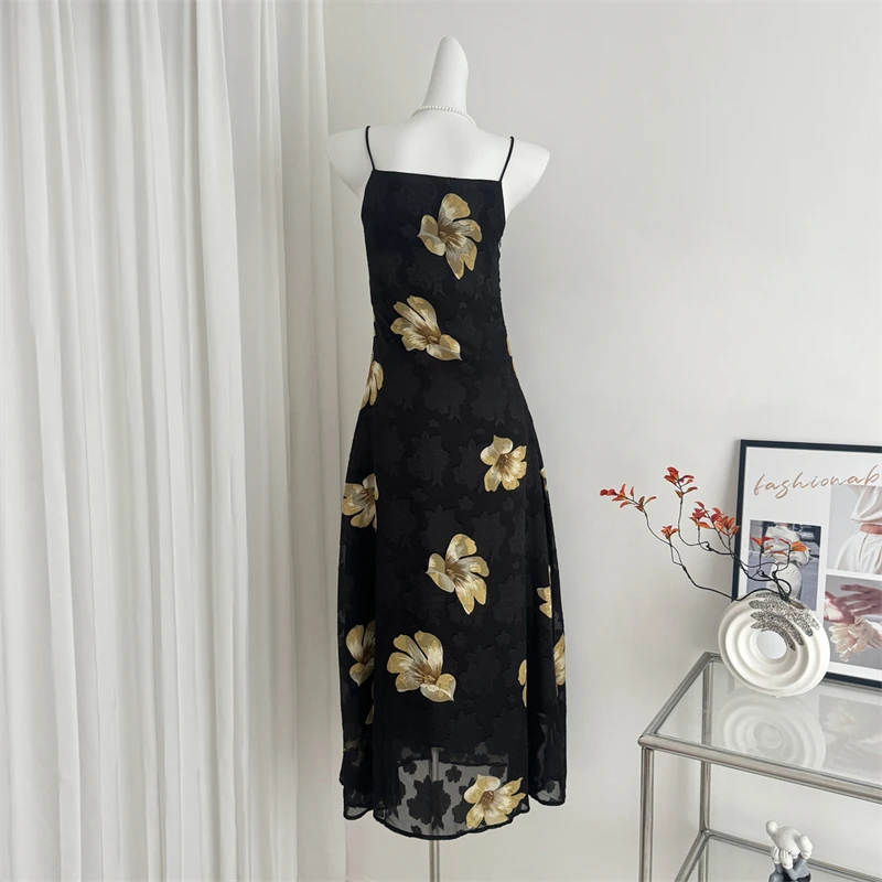 Женское ТРАПЕЦИЕВИДНОЕ платье без рукавов черное готическое с цветочным принтом