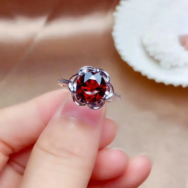 

Natural Garnet Ring Female S925 Sterling Silver Mozambique Pigeon Blood Ruby Female Ring Temperament Japanese and Korean Simple