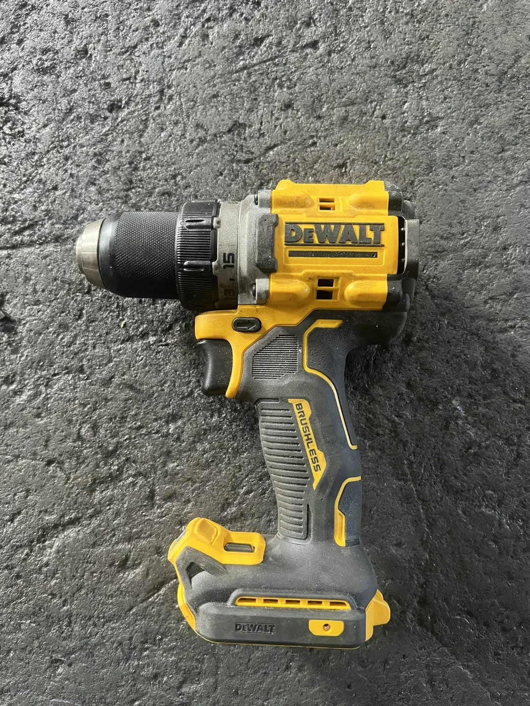 Бесщеточная литий-ионная аккумуляторная дрель DEWALT DCD800 20В MAX XR