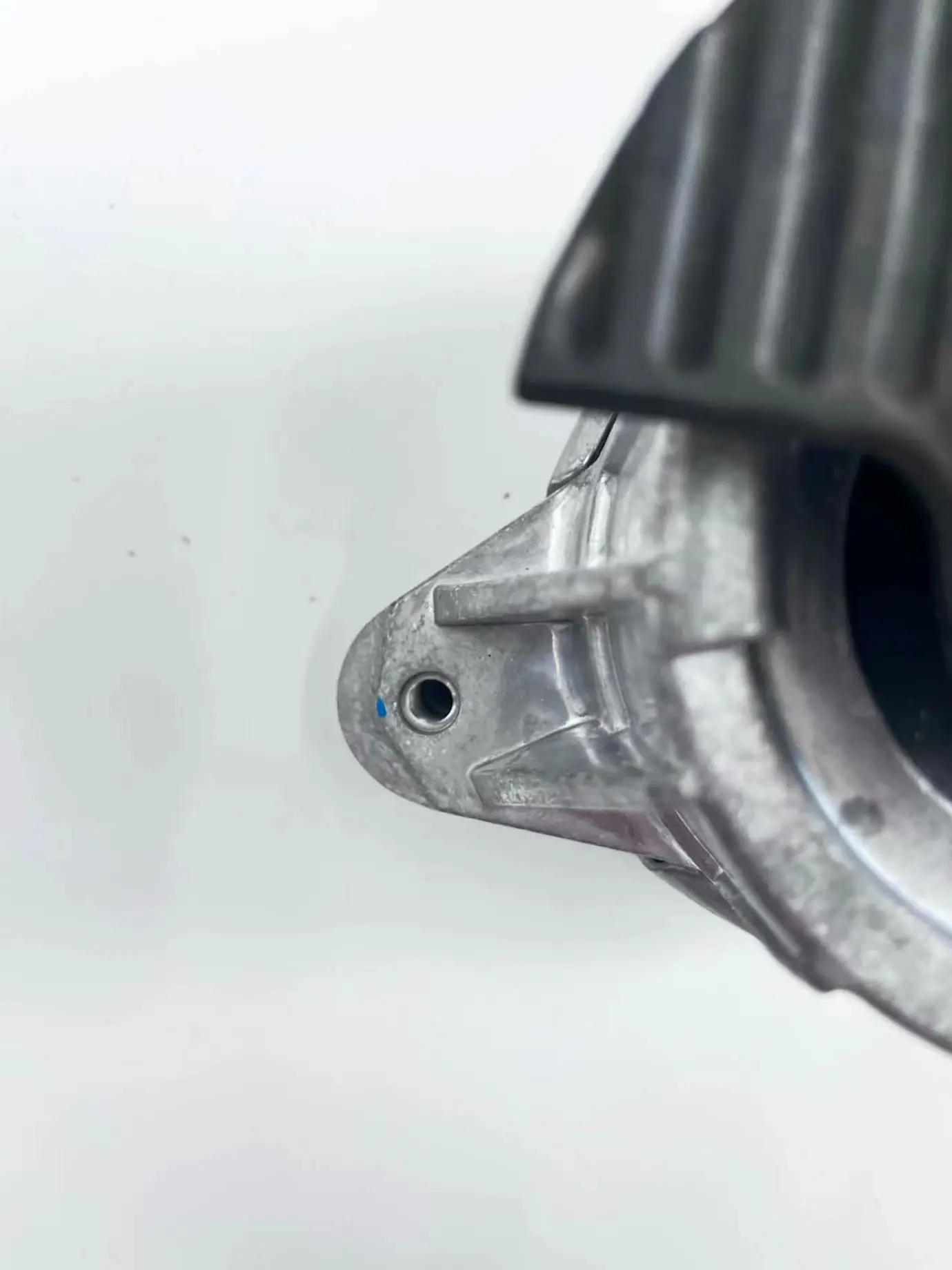 2042404217 2042404317 подходит для кронштейна двигателя W204 автомобиля Mercedes-Benz E-class W212 C-class.