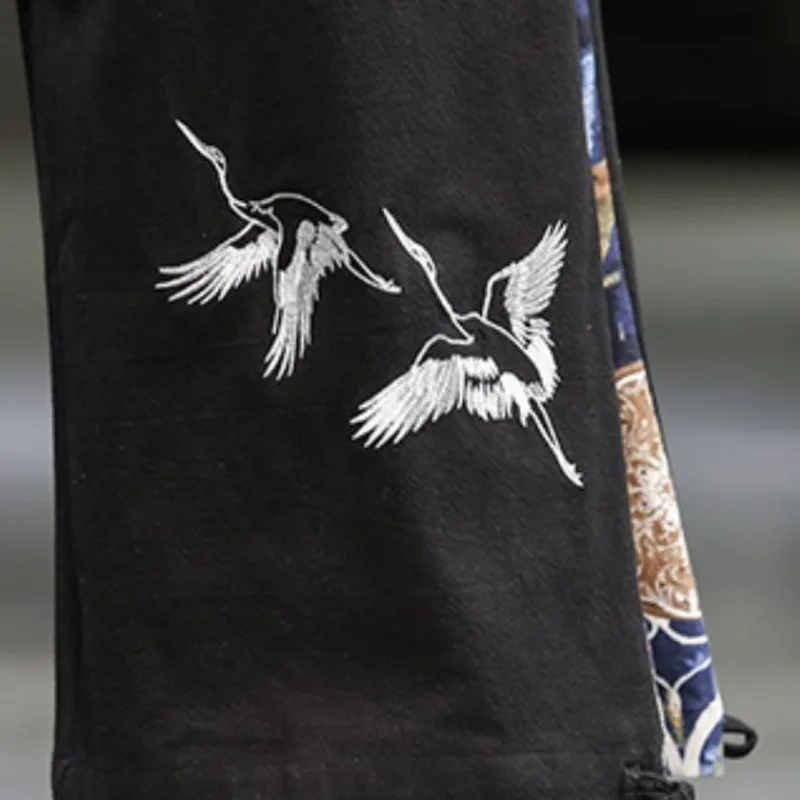 Брюки мужские с вышивкой журавлей