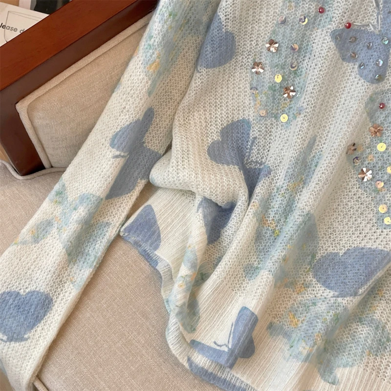 Женский трикотажный свитер Bomon мягкий и удобный с вышивкой бабочками блестками