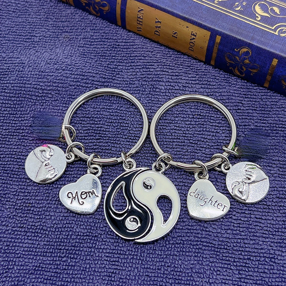 

Fashion Backpack Pendant Black White Taijitu Figure Mother's Day Gift Double Spell A Pair Key Chain Key Ring