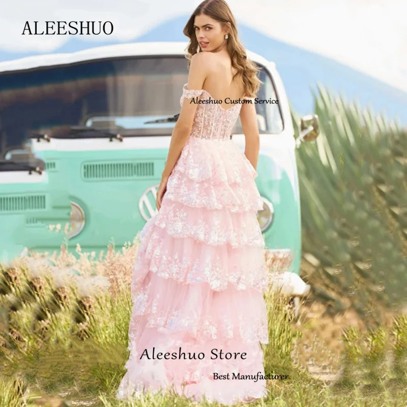 Рисунок 4 - Женское кружевное платье с открытыми плечами