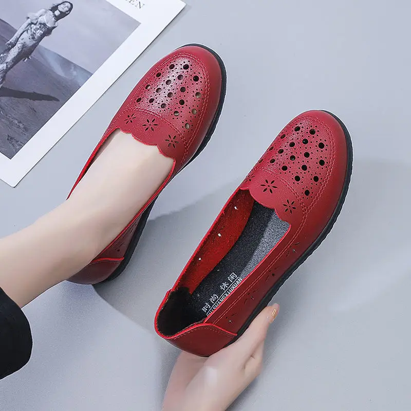 Ladies shoes Women Flats Hollow Spring summer breathable Sandals women leather shoes soft soles comfortable non-slip loafers
