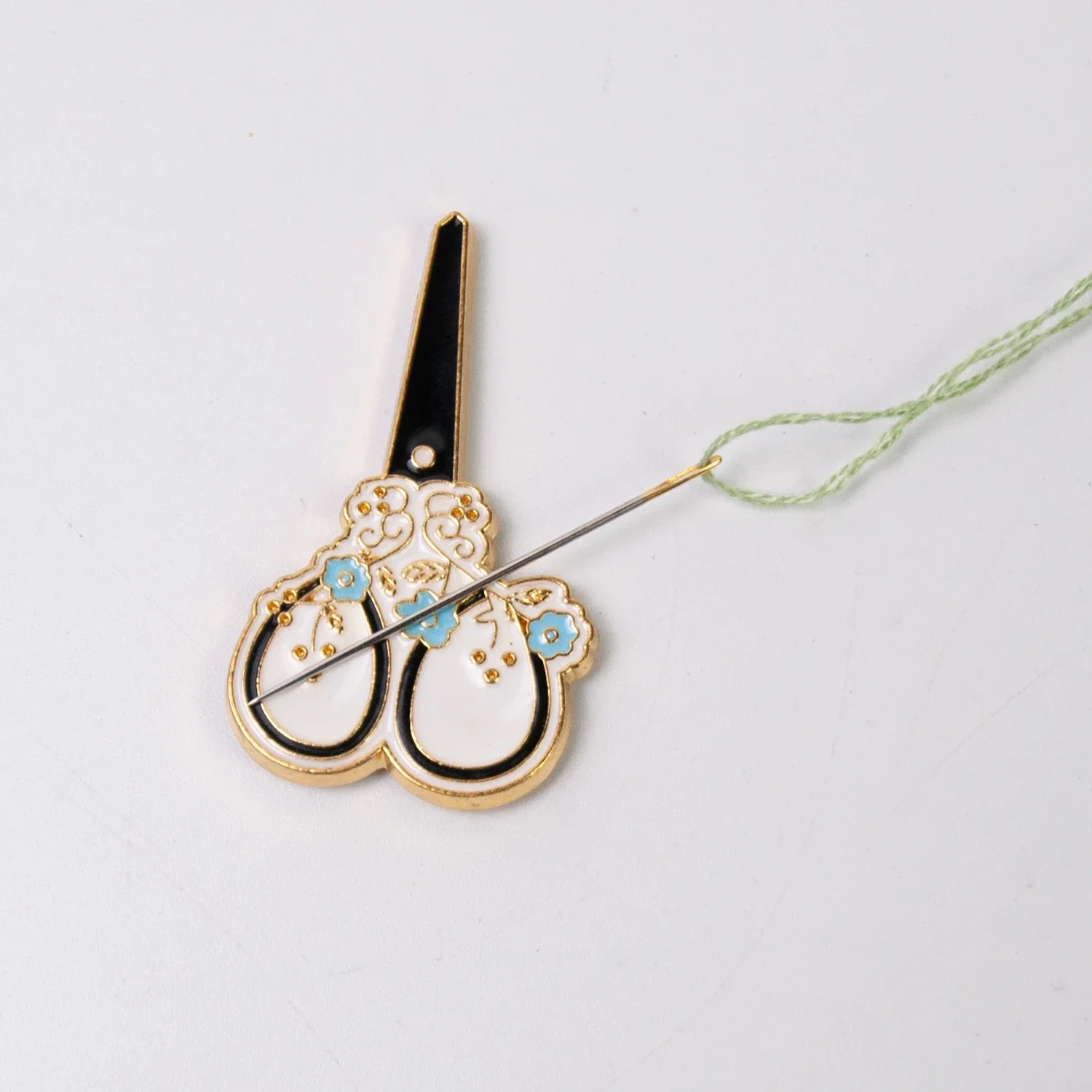 Магнитный держатель игл для шитья