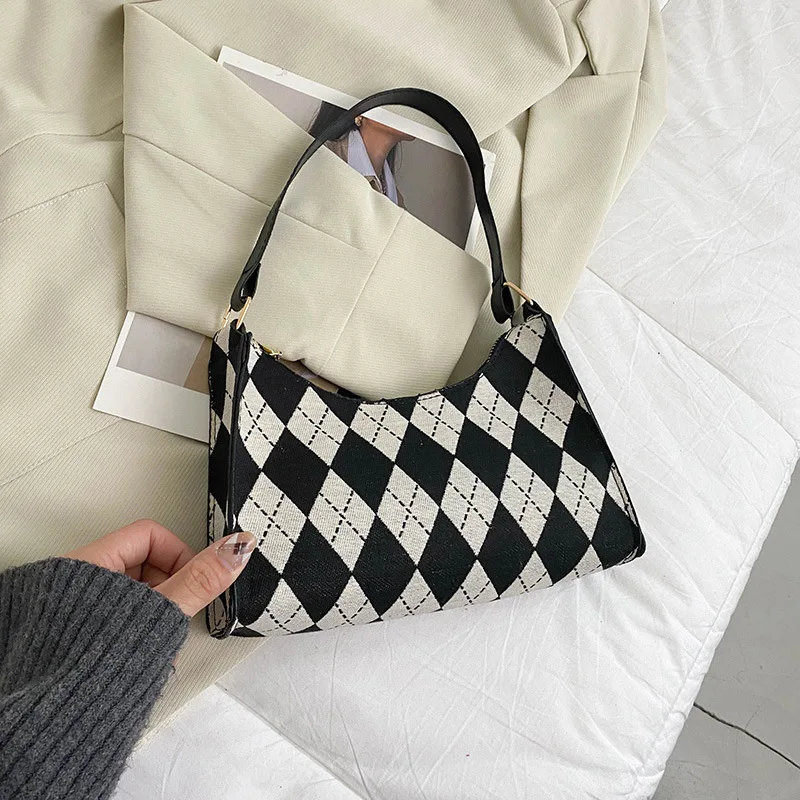 

Single Shoulder Crossbody Portable Women's Bags 2022 New Trend Fashion One-shoulder Armpit Bag Rhombus Small Square Bag Handbags