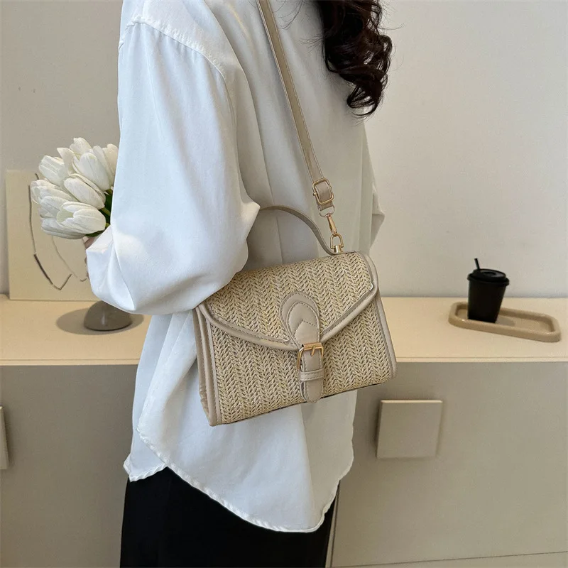 

2023 New Korean Edition Spring New Grass Woven Handbag Fashion Handbag Women's Bag Fashion One Shoulder Diagonal Straddle Bag