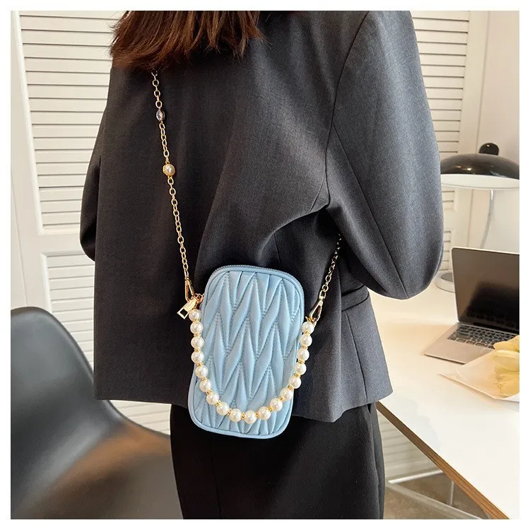 Fashion Small Bag 2023 New Lingge Chain Shoulder Bag Personalized Fashion Versatile Crossbody Street Phone Mouth Red Bag