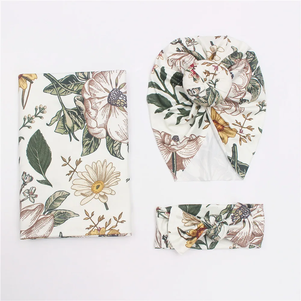 

Newborn Printed Donut Hat Headband Blanket Baby Anti-shock Swaddle Wrapping Towel Four-level Bamboo Fiber Wrap Three-piece Set