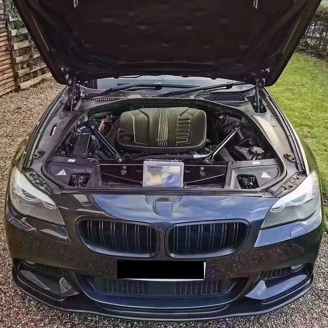 Фото Для BMW 5 серии F10 M5 2010-2016 годов: комплект переднего бампера и сплиттера в стиле Harman из карбона №2