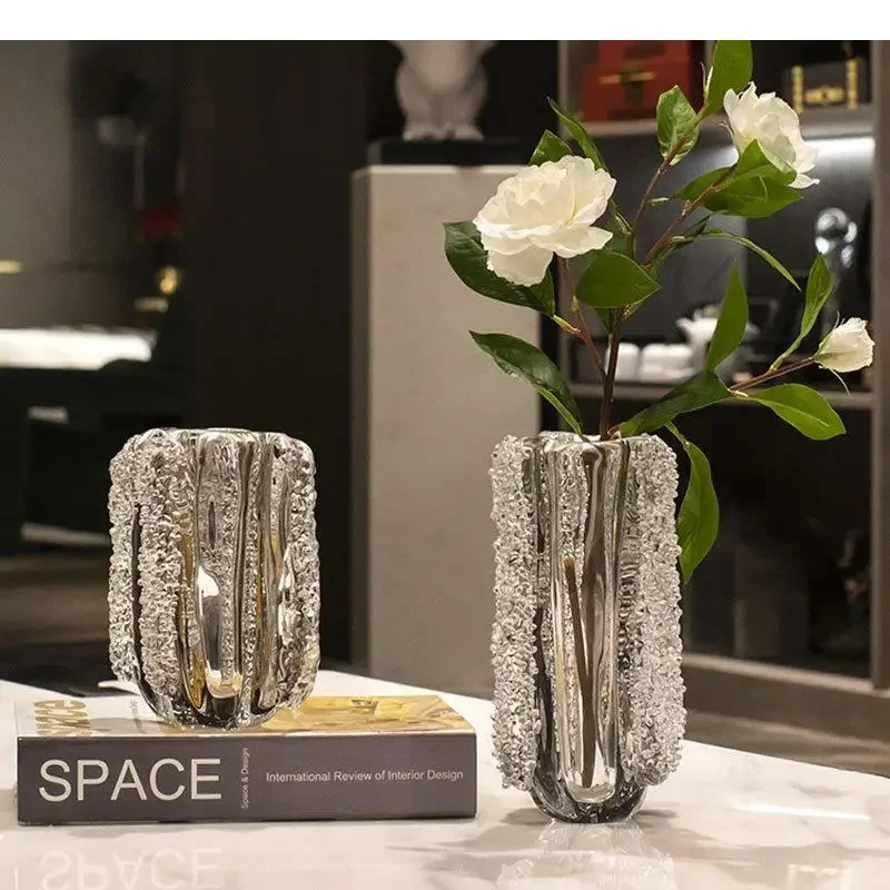 Прозрачная ваза