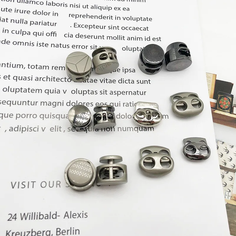 Металлические законцовки для шнура с двойной отверстиями для крепления ювелирных изделий, одежды, головных уборов, сумок, курток и других аксессуаров, ремешков и пришивных материалов для рукоделия. Набор из 10 штук.