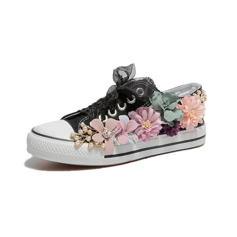 2023 Wholesale Spring and Summer Women's Canvas Shoes Small White Shoes Women's Low Top Pure Handmade Flower Casual Shoes