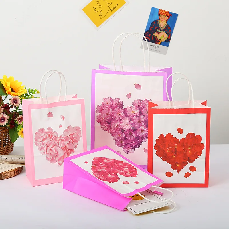 Simple New Lover Gift Bag Creative Love Hand-carry Kraft Paper Bag Fashion Petal Hand-held Gift Bag