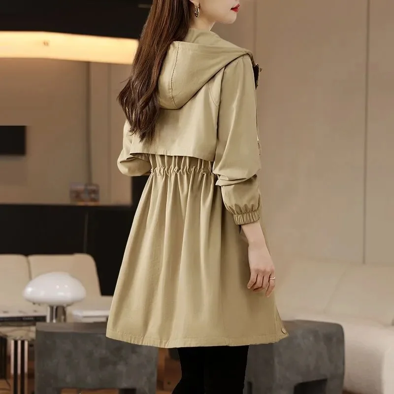 Тренчкот женский приталенный с капюшоном