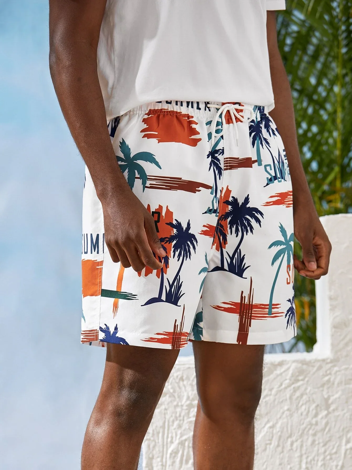

Men Palm Tree & Letter Graphic Swim Trunks