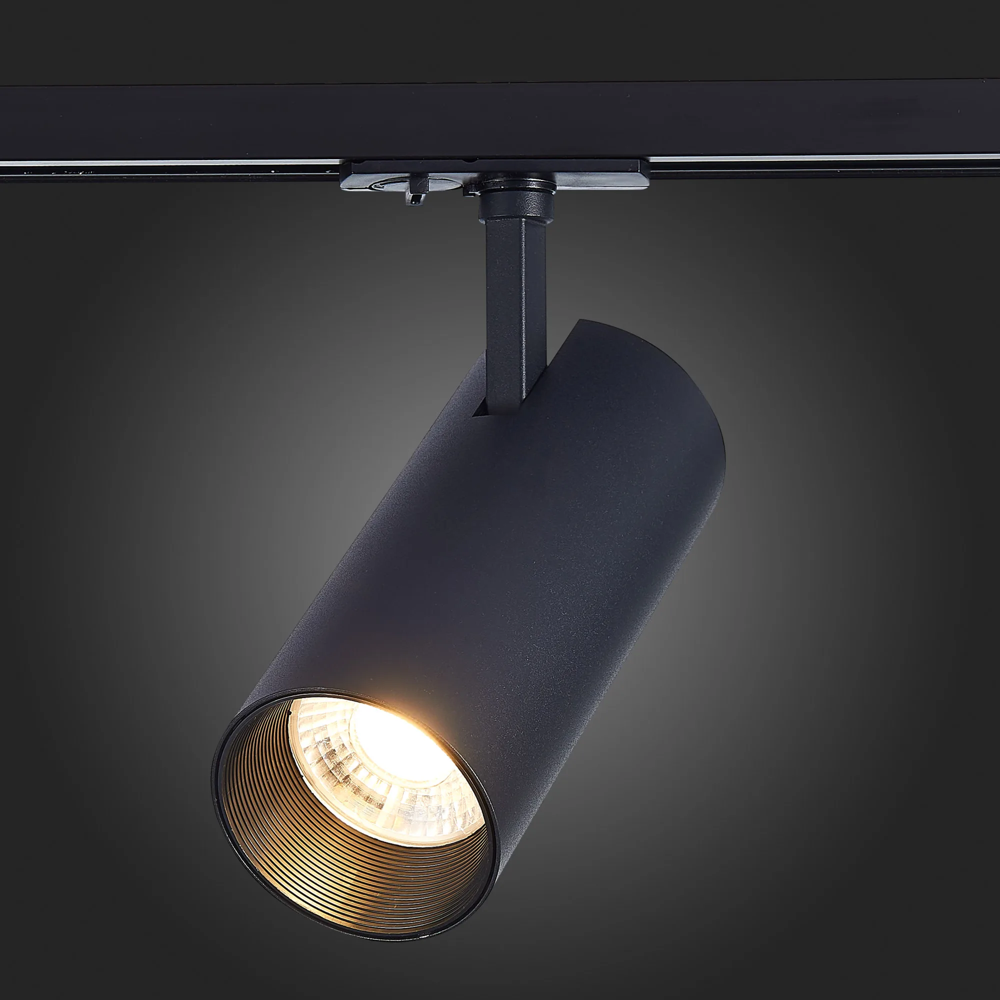 ST350.446.30.36 Св-к трек. Мат. черный LED 1*30W 4000K 2 700Lm Ra≥90 36° IP20 L177xW77xH204 100-240V |