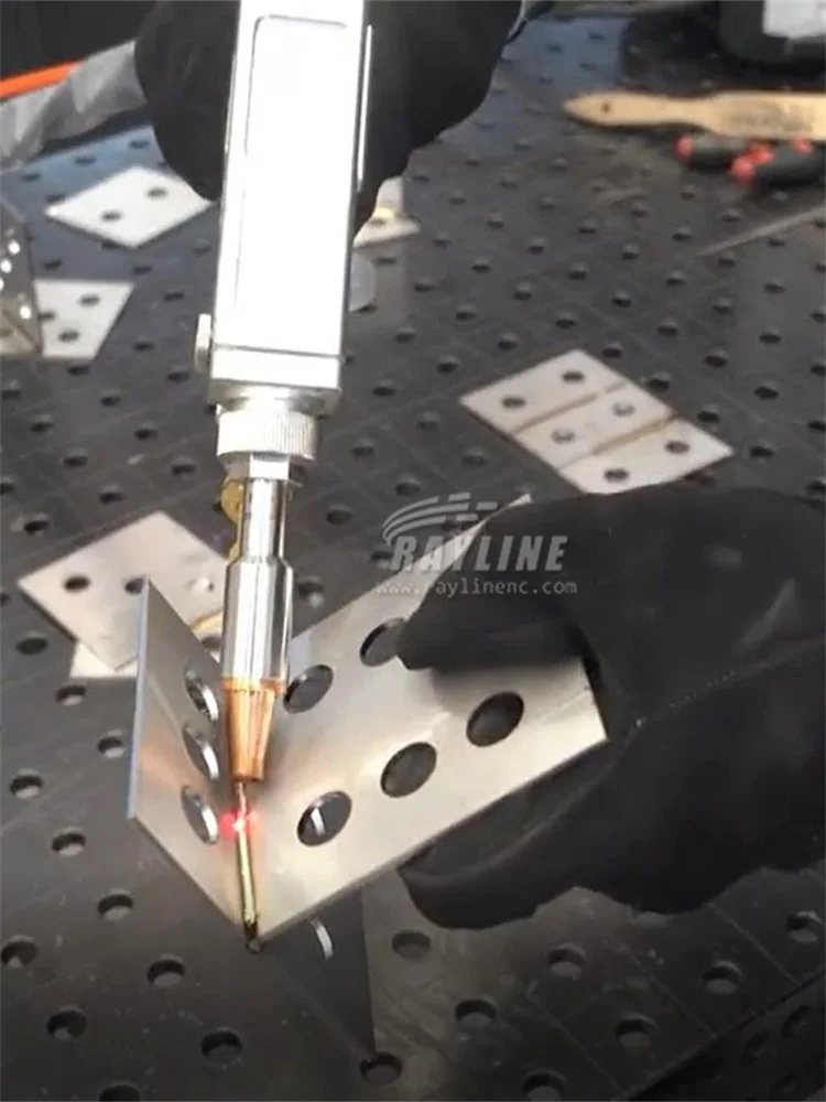 Сварочный пистолет SUP20S для лазерного ручного сварочного аппарата RAYLINE Лазерные