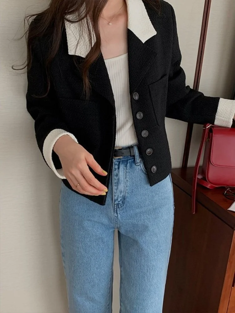 Рисунок 4 - Женский твидовый костюм во французском стиле