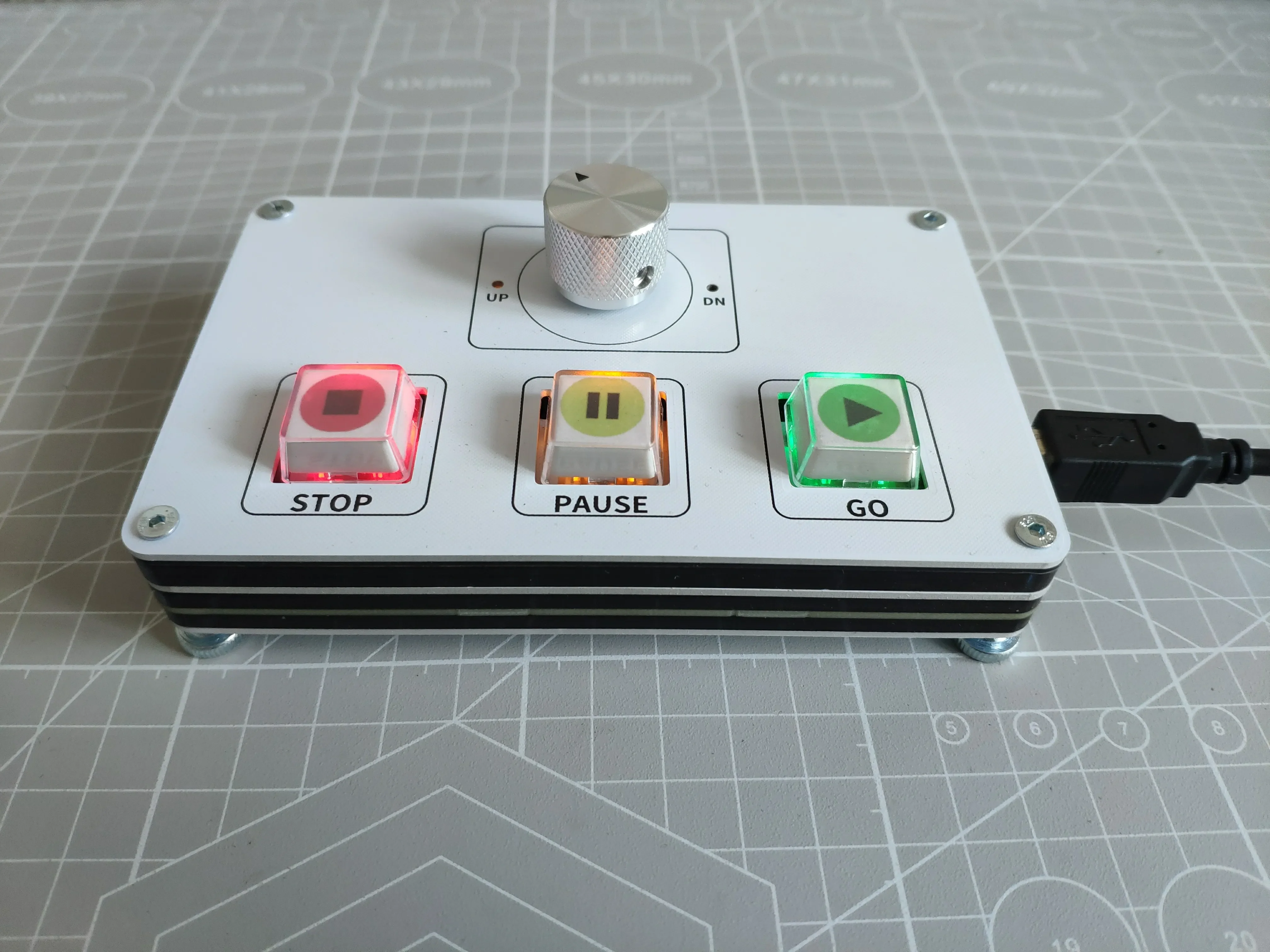 QLab MIDI-контроллер