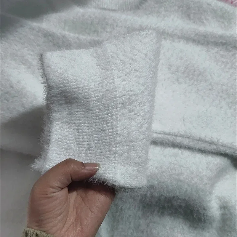 Вязаный свитер с круглым вырезом из искусственной норки