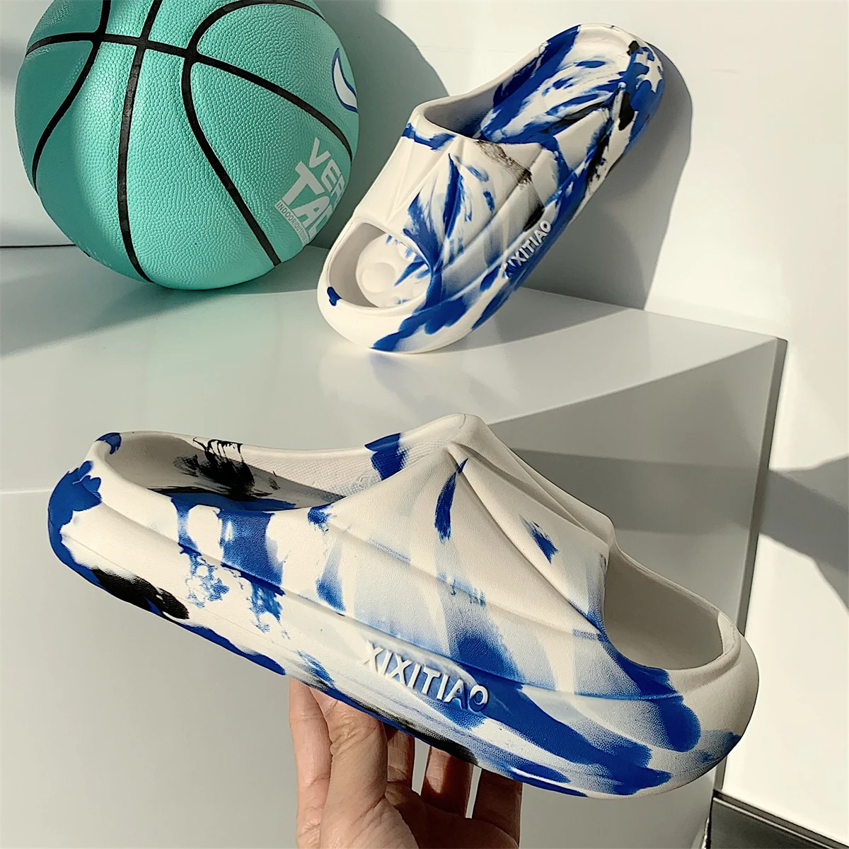 2022 New Summer Couple EVA Material Adult Fashion Women's Sandals Trend All-match Light Sandals Non-slip Deodorant Thick Bottom