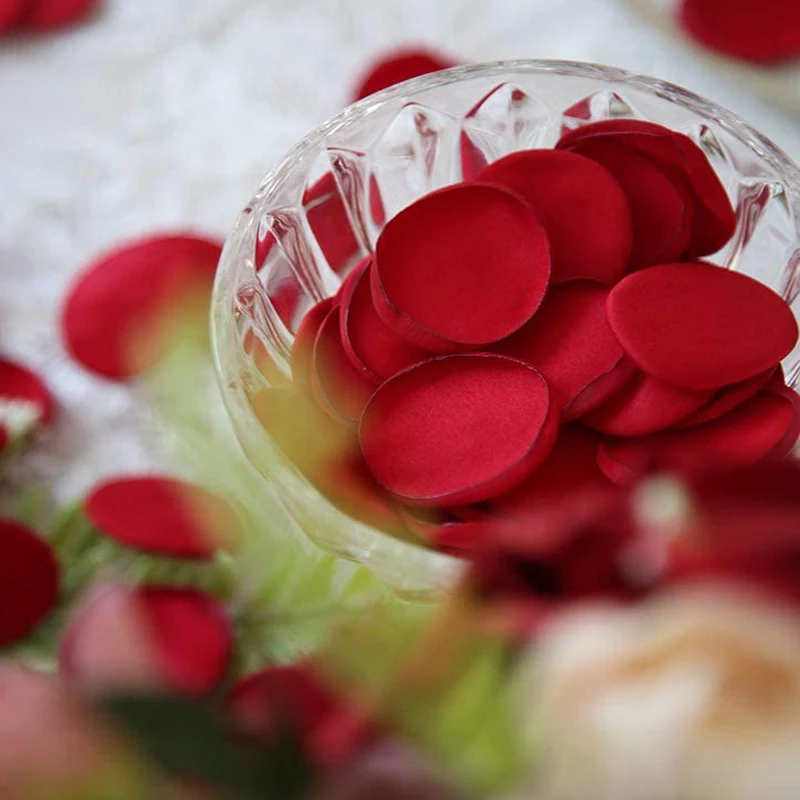 

100pcs Red Satin Rose Petals Wedding Accessories Marriage Asile Runner Table Decoration Artifical Flowers