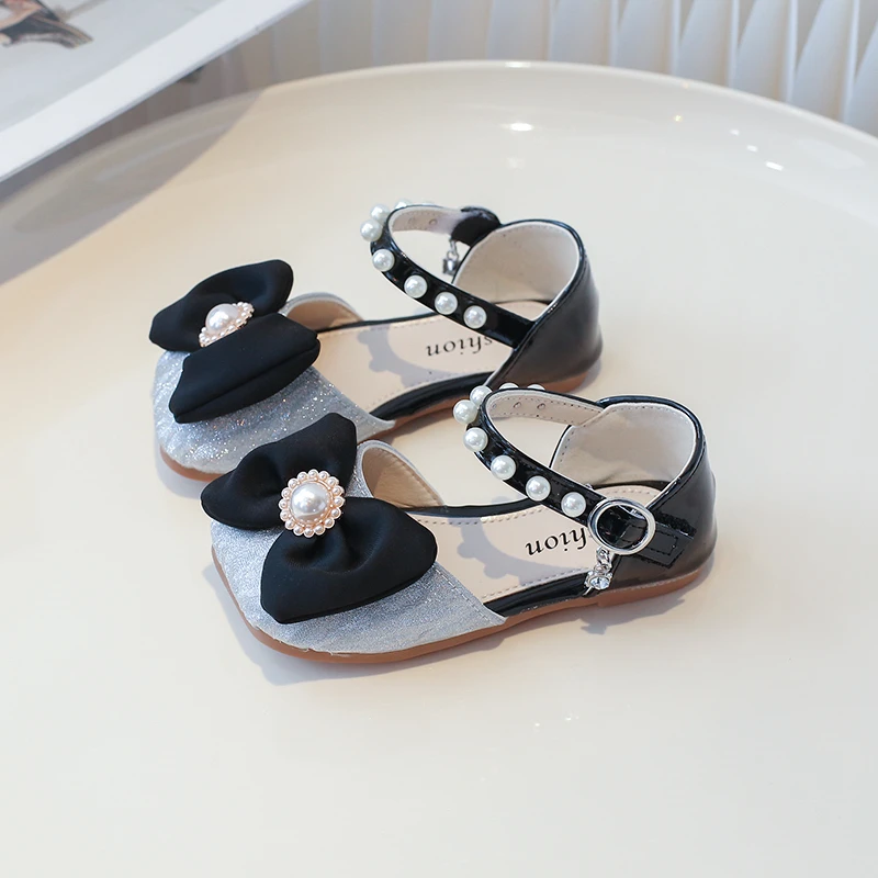 Женские сандалии с серебристыми/шампанскими головками и жемчужным бантом летние