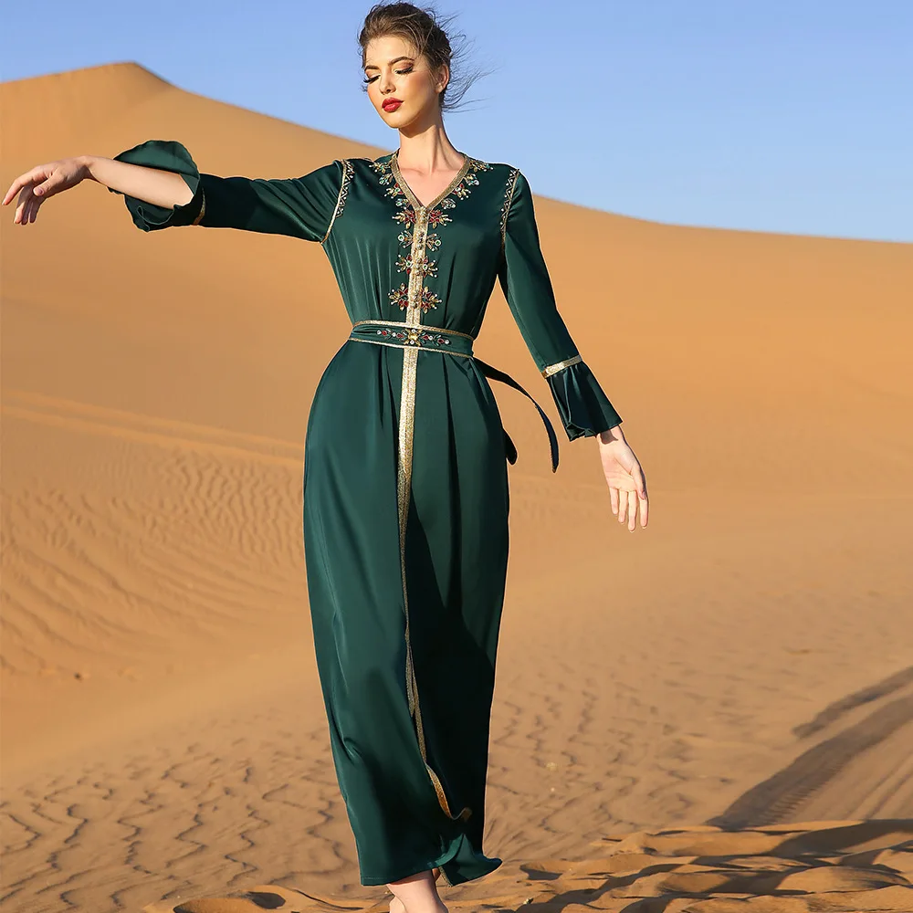 

Elegant Dubai Women Gowns Party Maxi Dress Hand Sewn Diamond Satin Abayas Muslim Robes Kaftan Moroccan Evening Dresses Jalabiya