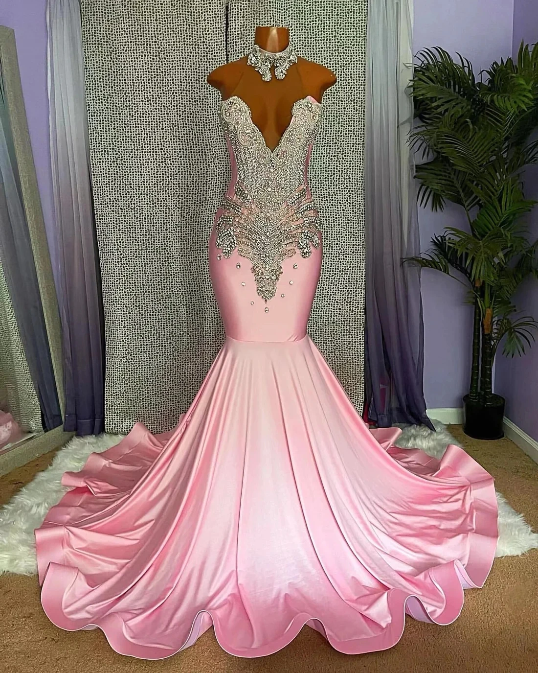 

Pink African American Prom Dresses Mermaid Halter Beaded Crystals Black Girls Nigeria Robe De Soiree Evening Dresses Gown