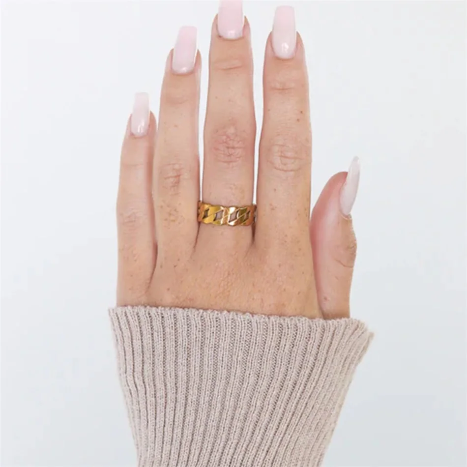 

GD fashionable Stainless Steel Rings Classic Gold Color Couple For Women And Men Wedding Engagement Jewelry