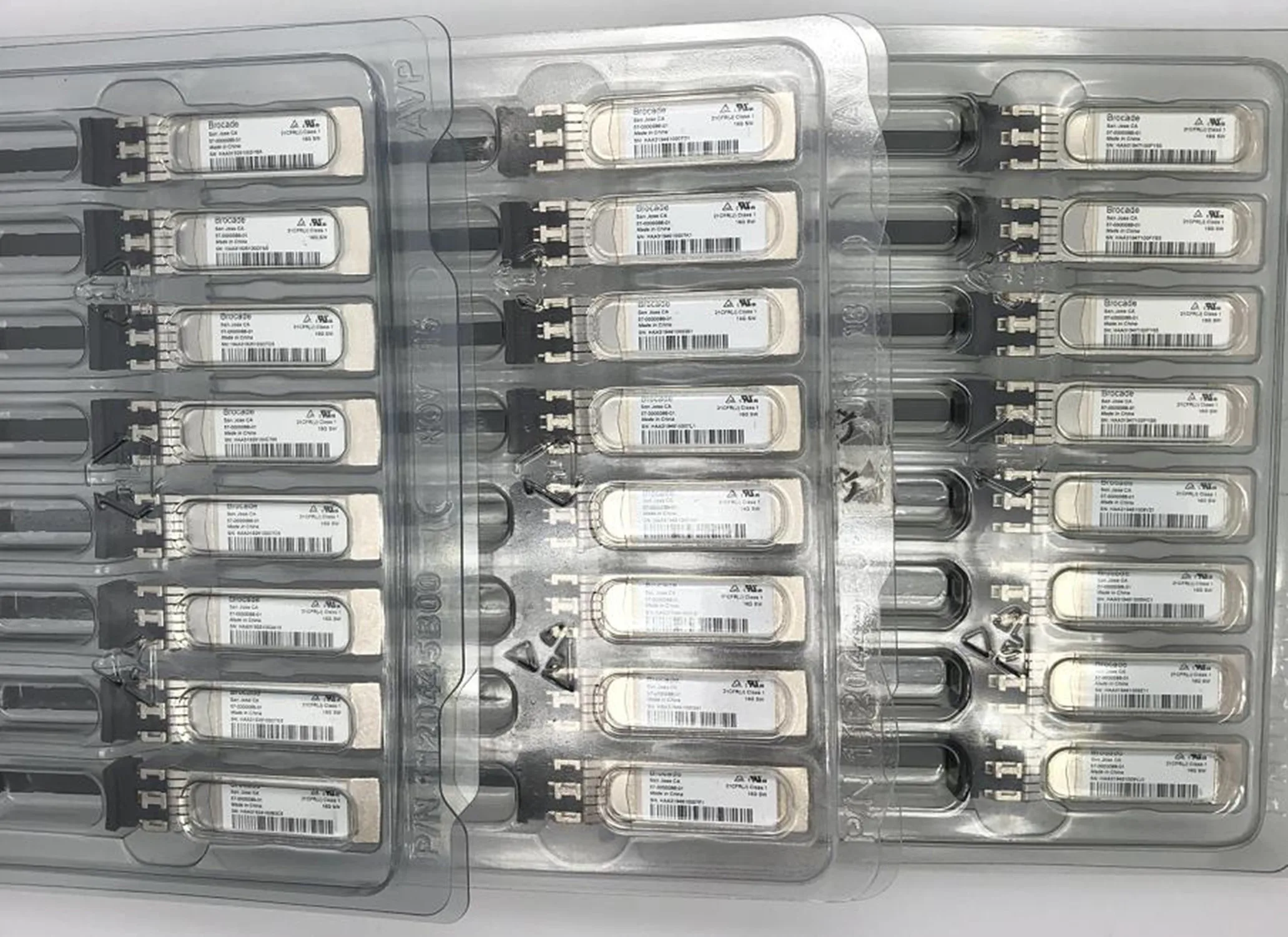 sfp 16g 57-0000088-01 brocade 16G SW 850NM SFP+ Used in 6520,6510,6505 Multimode Dual Fiber Transceiver Module brocade 16g Fiber