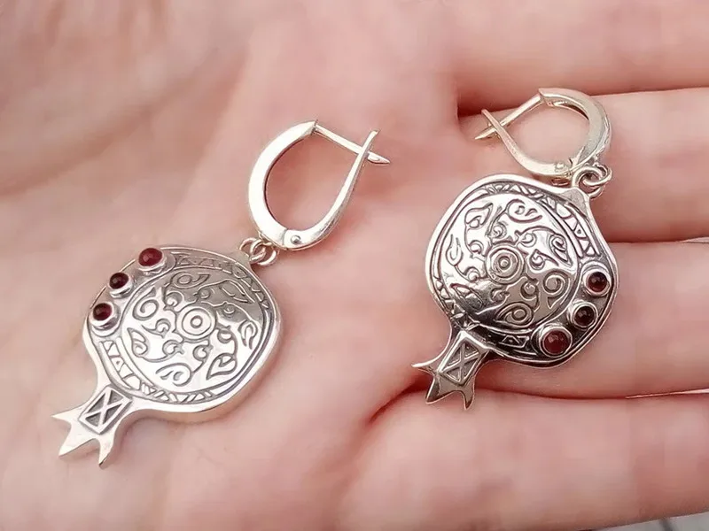 Винтажные серьги из серебра 925 пробы подвеска с гранатом нескольких камней