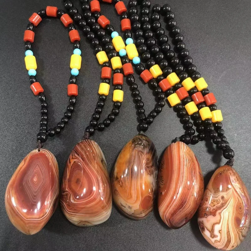 

Wholesale Madagascar Sardonyx Agate Rough Stone Hand Pieces Agate Rough Stone Pendant Jade Hand Pieces