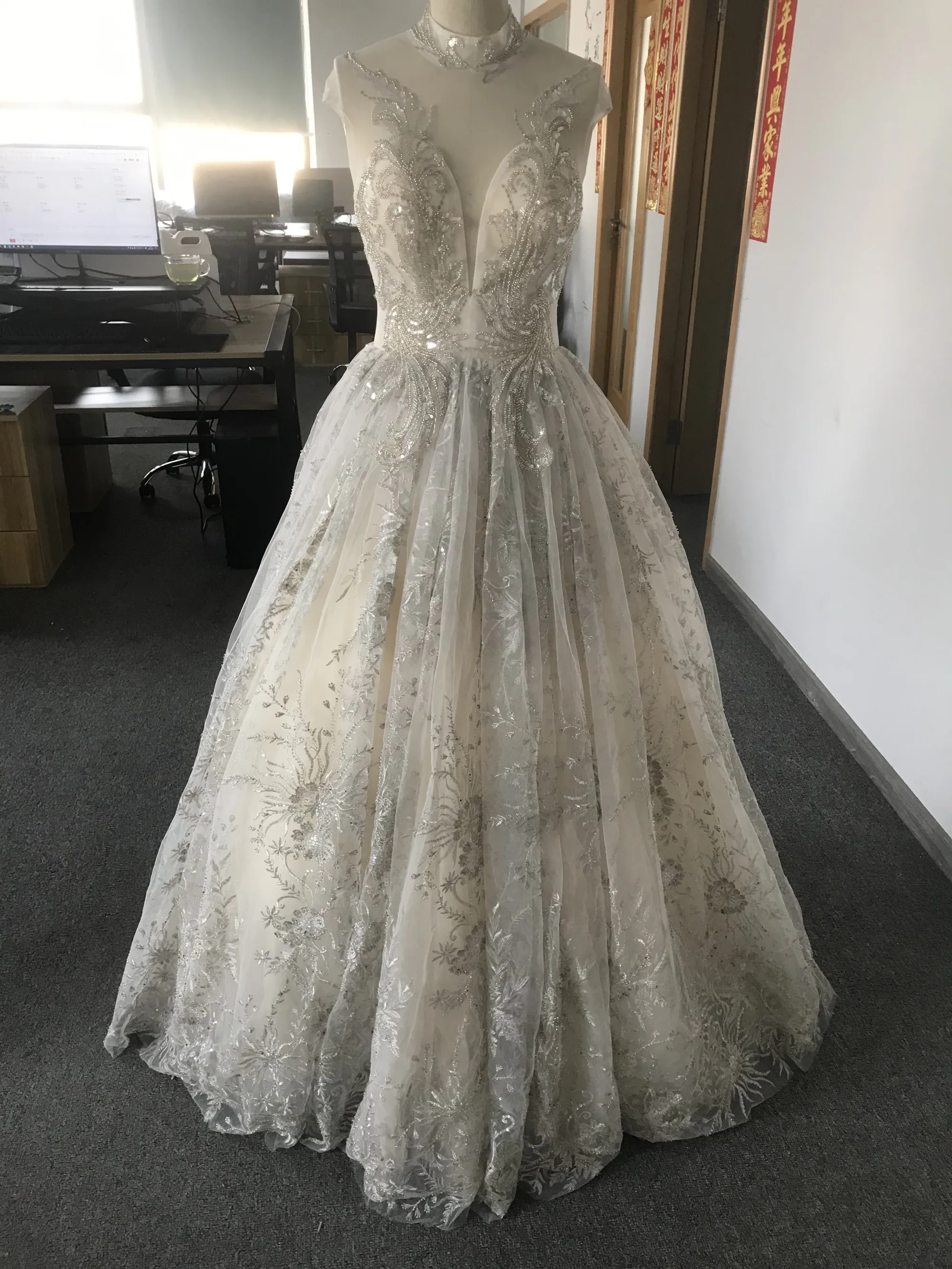 

CloverBridal, блестящее платье с высокой горловиной и очень вышитым бисером, 2023 ное, готовое к отправке, скидка, свадебное платье с вырезом на спине, MY021