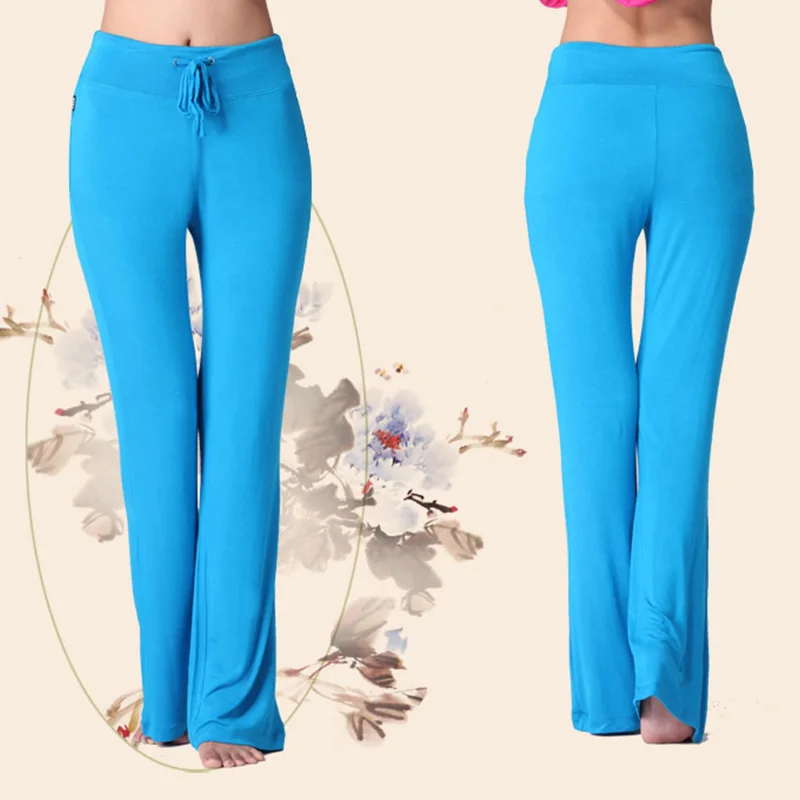 Рисунок 4 - Однотонные спортивные брюки с широкими штанинами