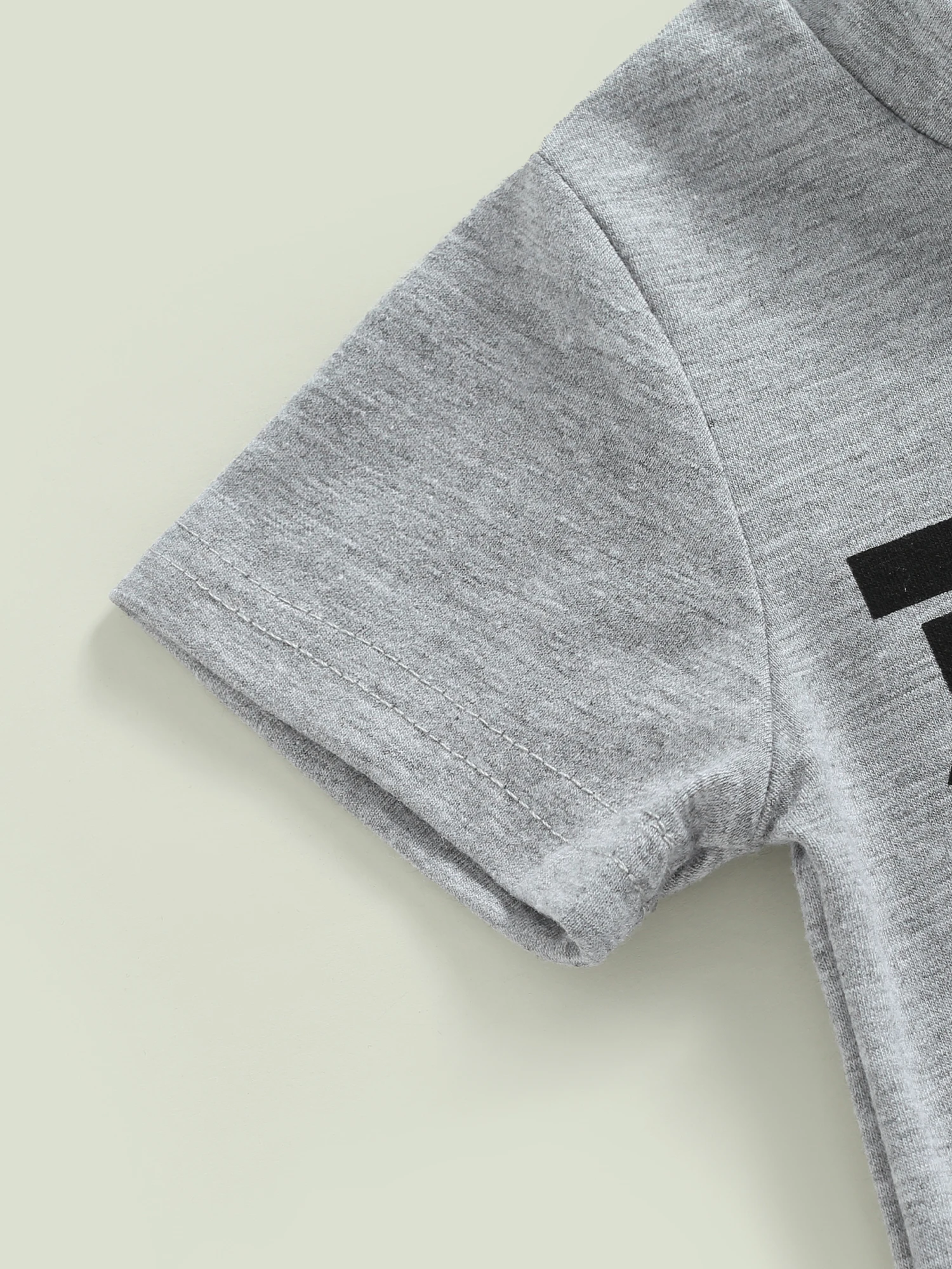 

Милое и стильное платье-комбинезон с цветочным принтом и соответствующей повязкой на голову для маленьких девочек-идеальный летний наряд для маленьких детей