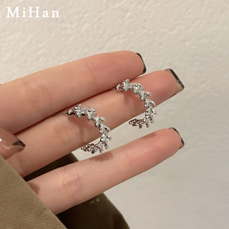 

Mihan Trendy Jewelry 925 Silver Needle Geometric Earrings Hot Sale Simply Design Silver Color Hoop Earrings For Women Wholesale