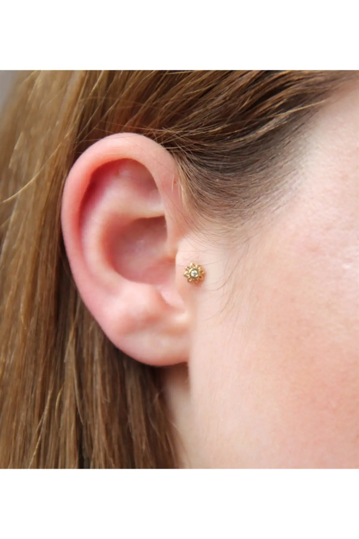 

Пирсинг для козелка хризантемы из 14-каратного золота