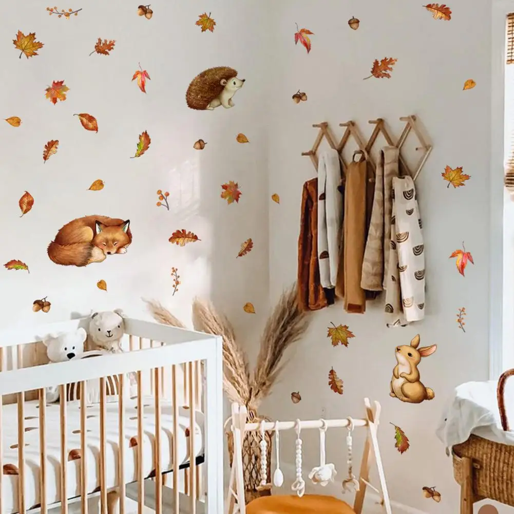 Наклейки на стену с рисунком животных ежик лиса кролик кленовые листья