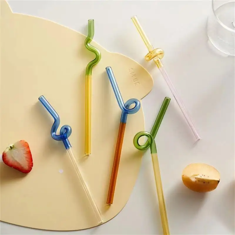 

Изогнутая термостойкая многоразовая соломинка для фруктового сока